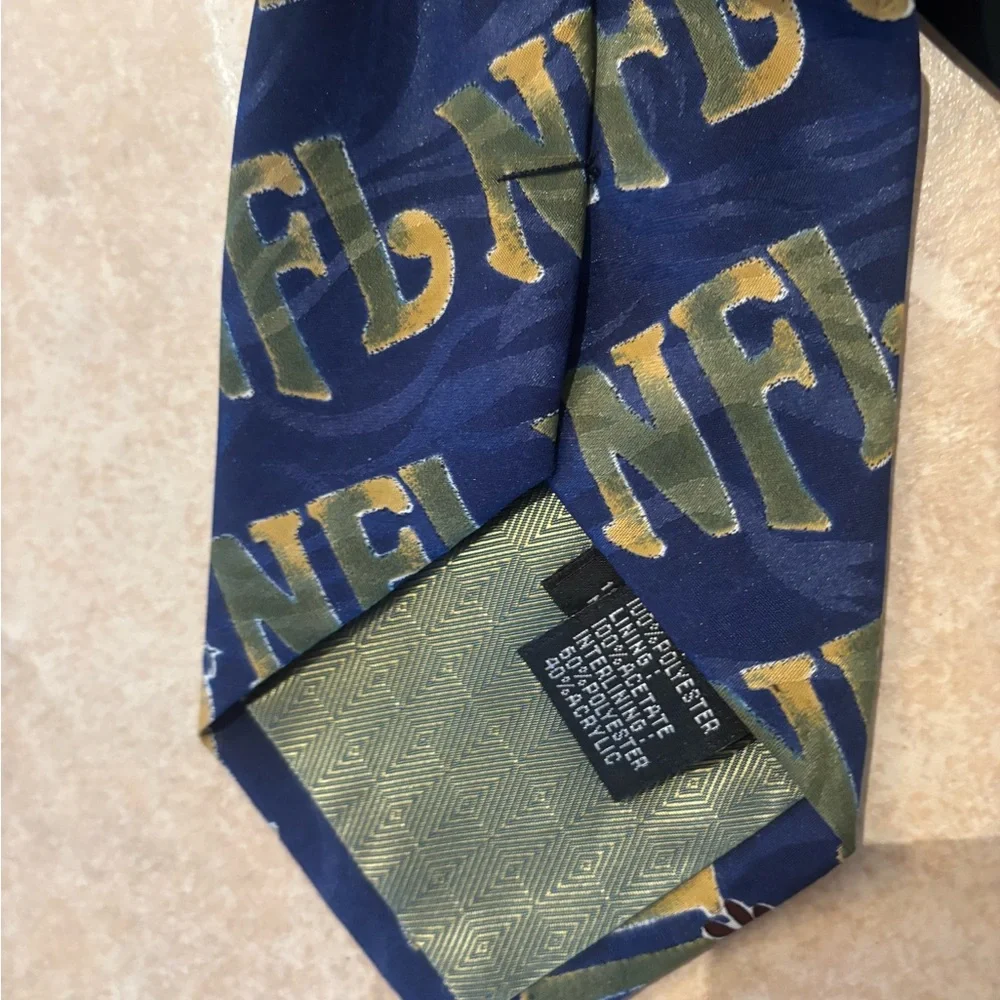 Looney Tunes Team‎ NFL tie